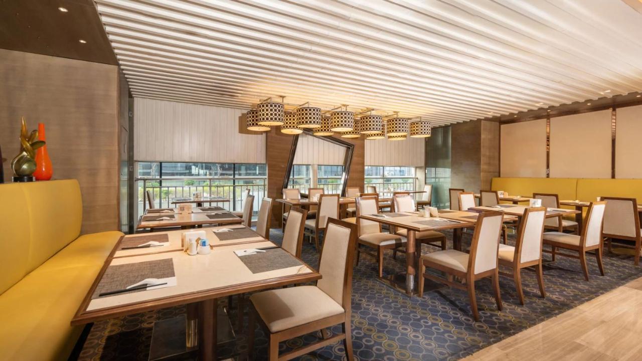 Holiday Inn Shijiazhuang Central By Ihg Exterior photo